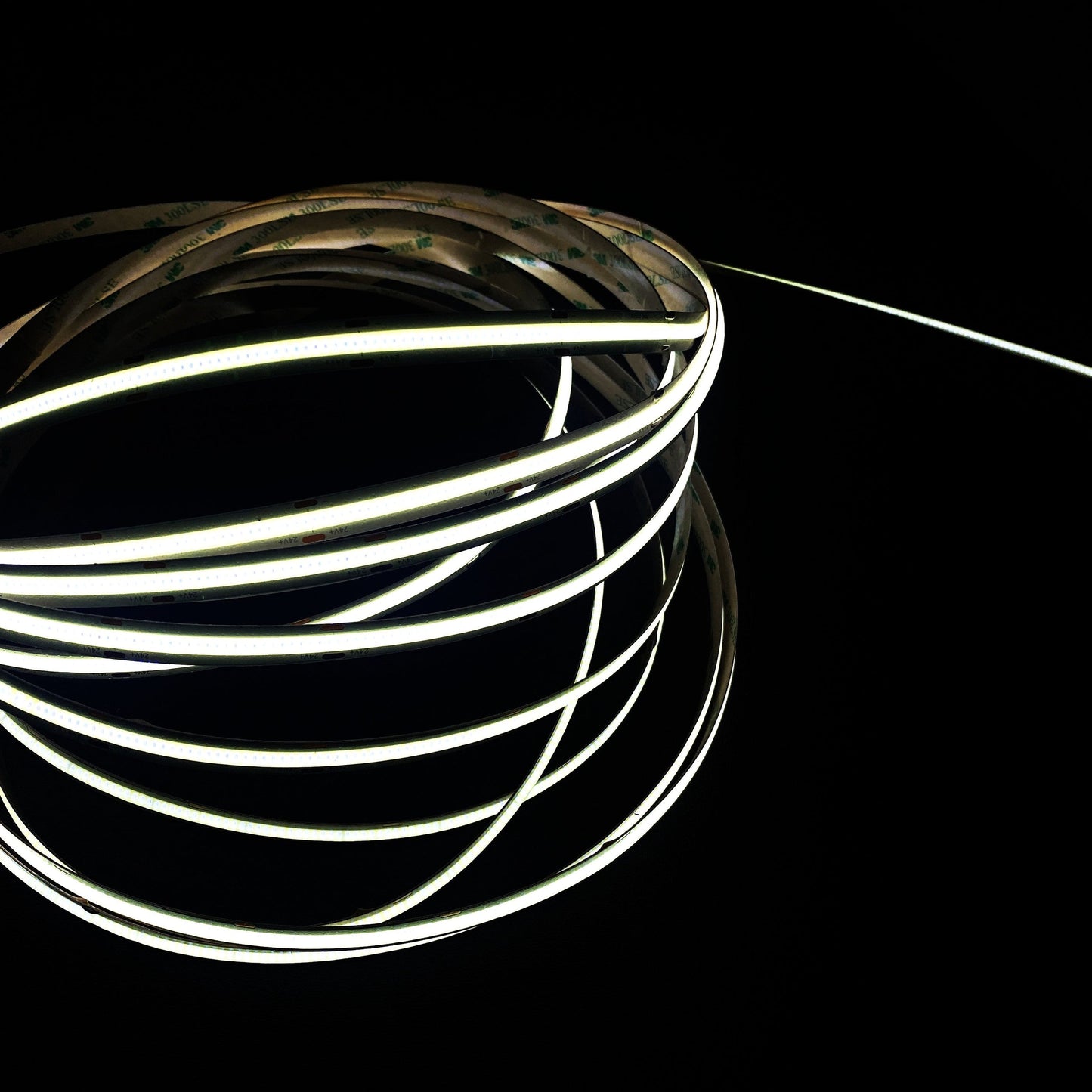 Cool White COB LED Strip Light - 24V, 528 LEDs/m, 14W/m