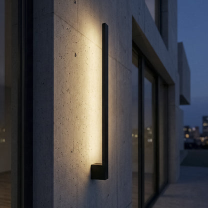Kanlux YALTE CCT - warm light on concrete wall at night