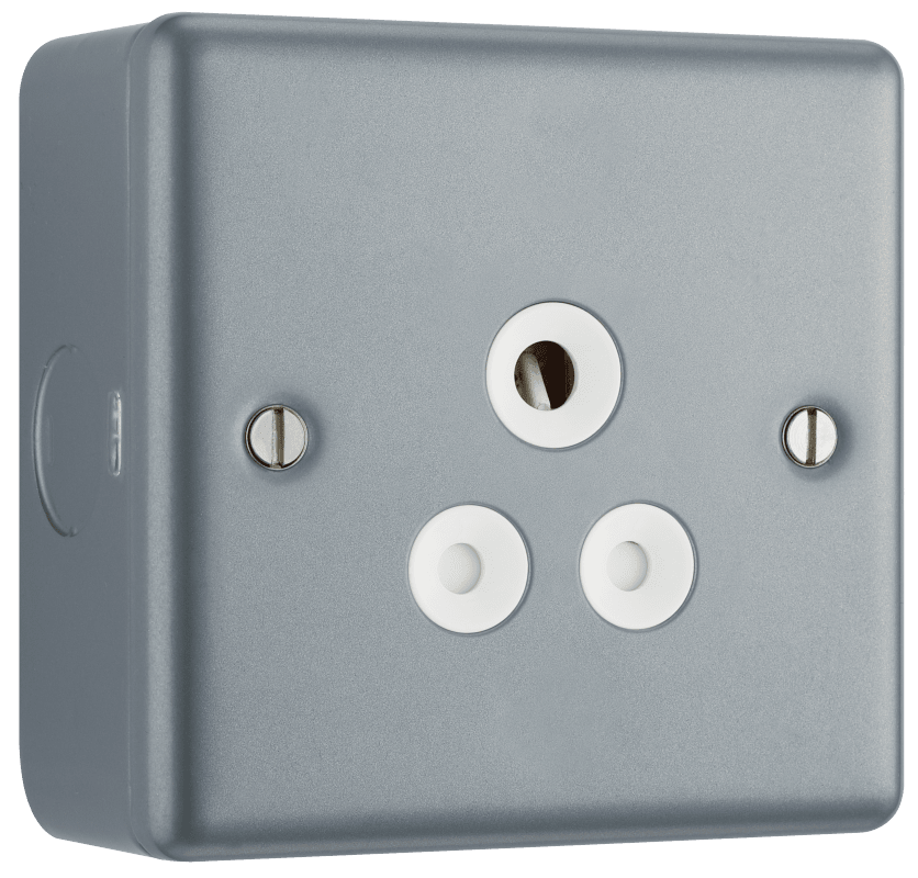 BG Metal Clad 5A, single, unswitched, round pin - MC529-01