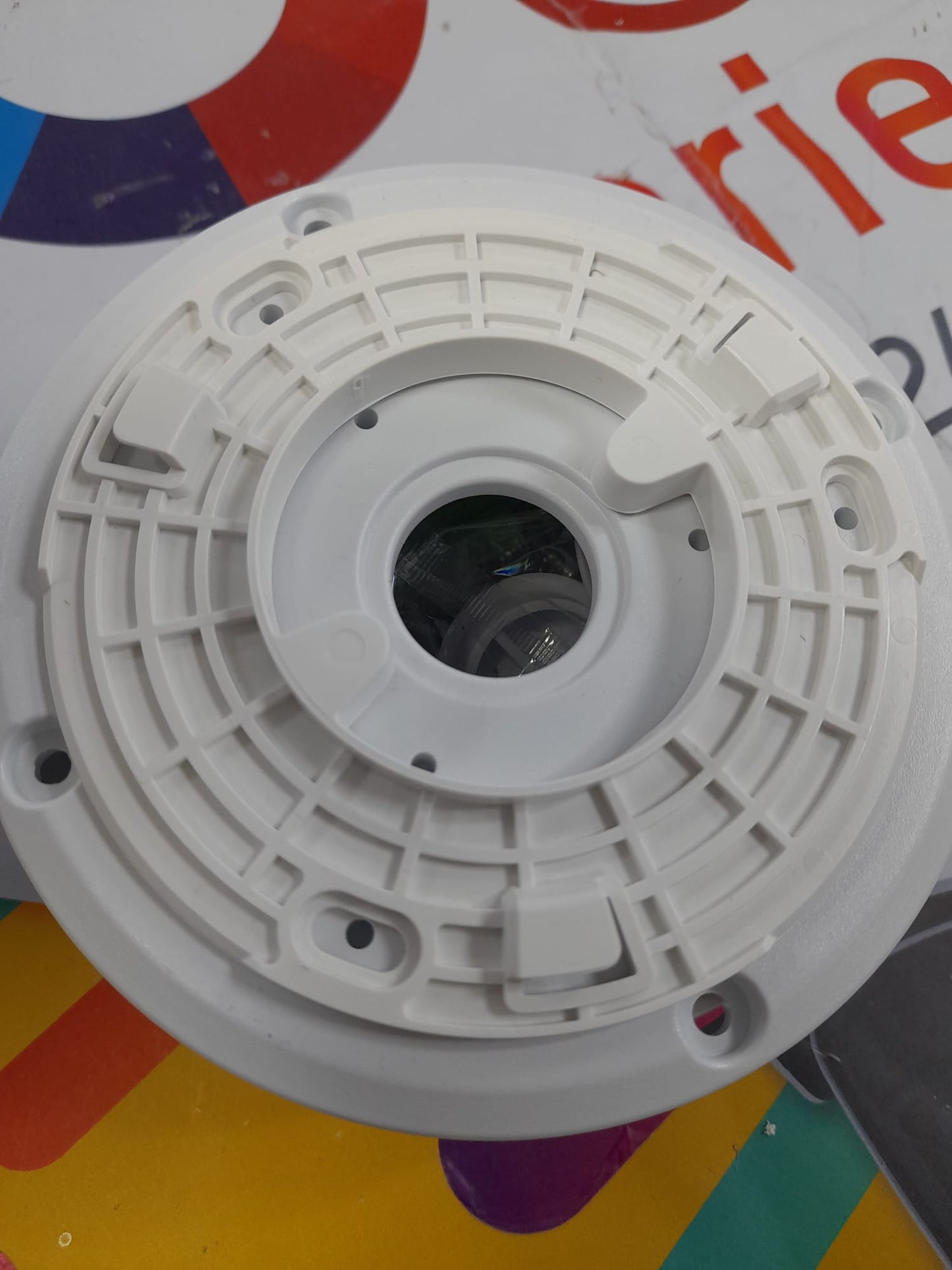 UNIVERSAL ROUND JUNCTION BOX – WHITE